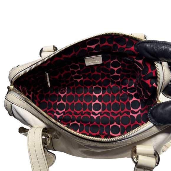 Vintage Gucci Duchessa Boston bag/purse/handbag. Cream colored. Leather. - Picture 13 of 16